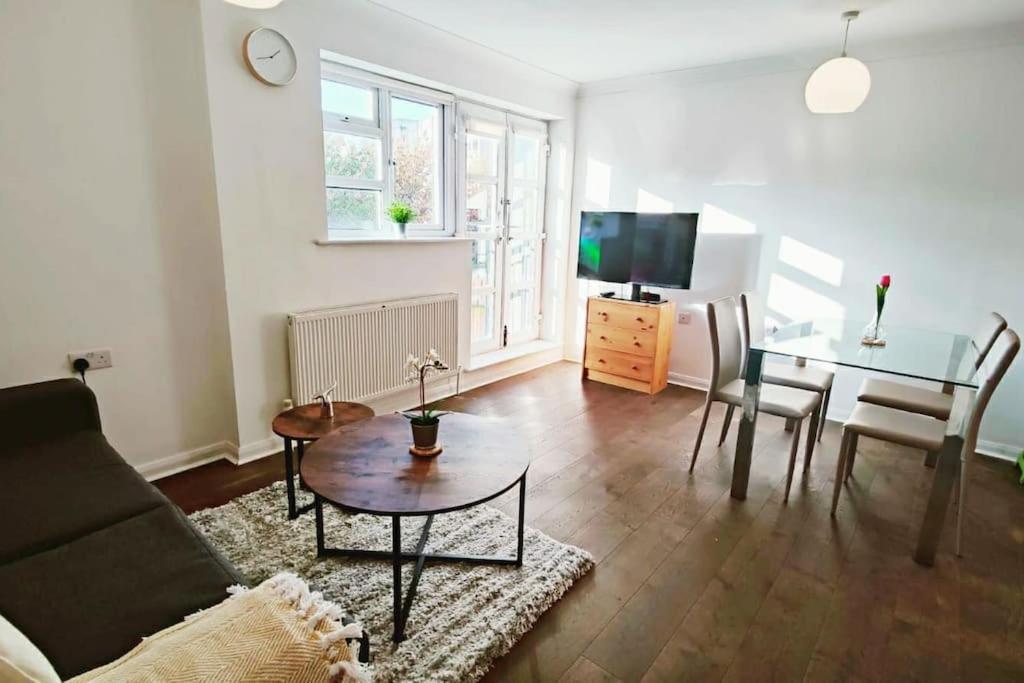 Apartament Aldgate Flats In E1. Londyn Zewnętrze zdjęcie